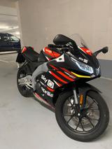Aprilia RS125 Replica - Quickshifter + Motorradkleidung - APRILIA RS125