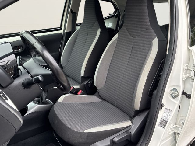 Toyota Aygo x-play club KameraKlimaAppleCarPlayTemp