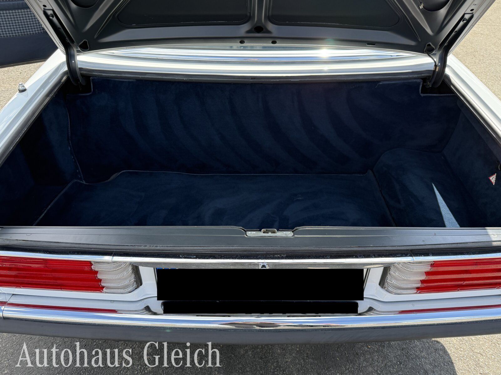 Fahrzeugabbildung Mercedes-Benz 560 SL Klima/Sitzhzg./Radio MB - Exquisit -
