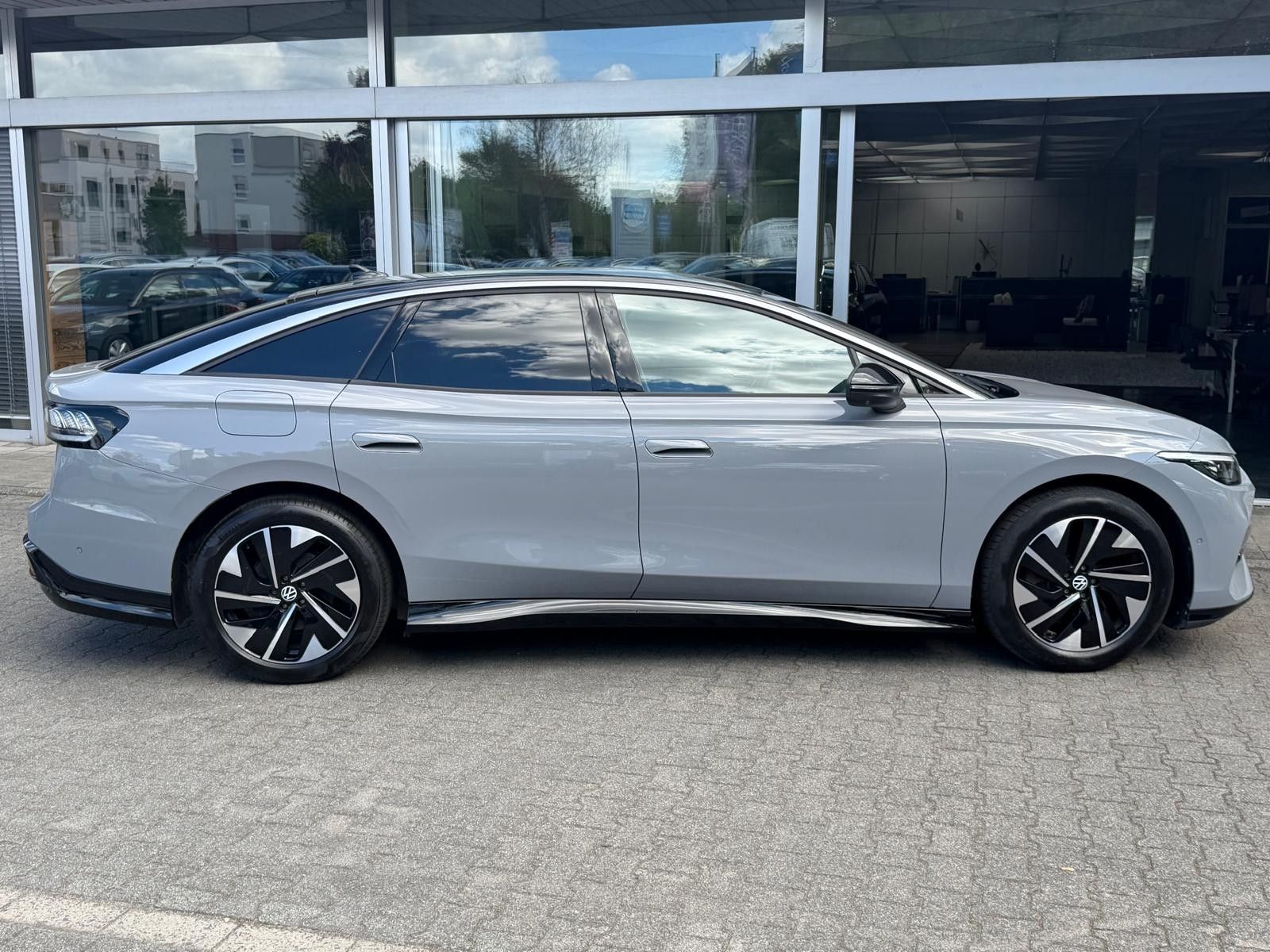 Fahrzeugabbildung Volkswagen ID.7 Pro >IQ.LIGHT+HEAD+MATRIX+NAVI+SHZ+ACC+360+