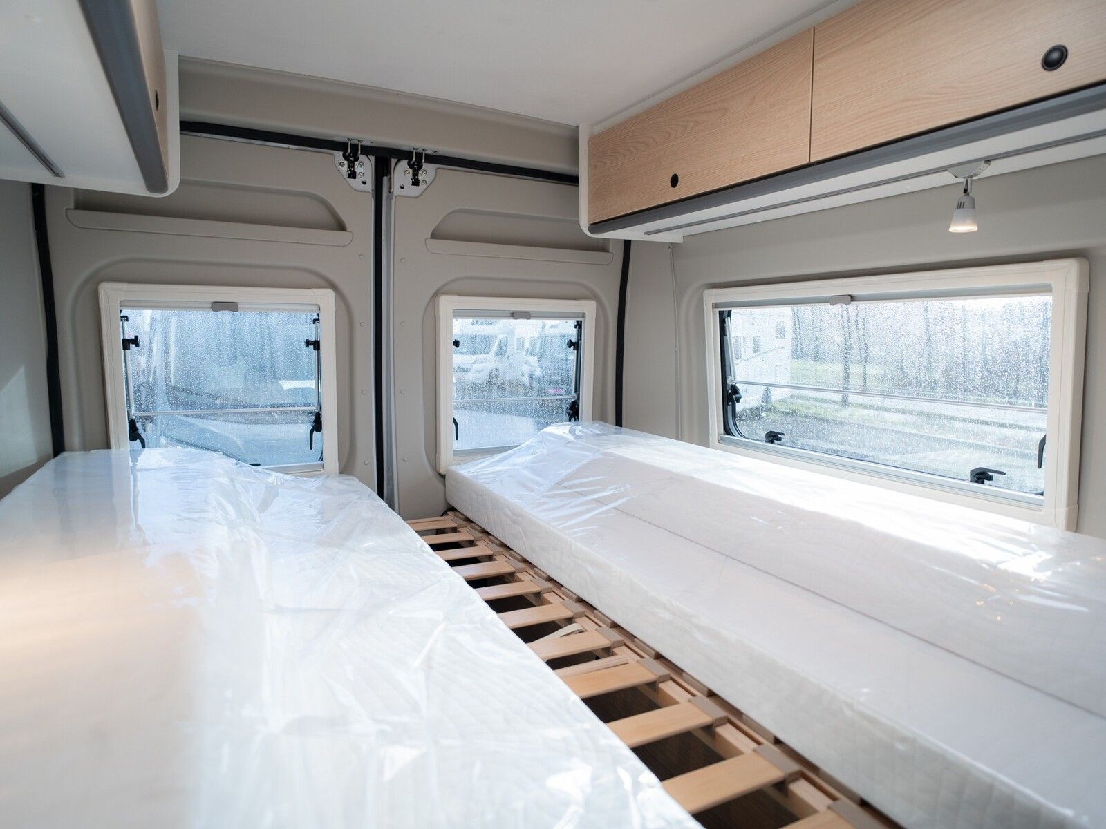 Fahrzeugabbildung Sunlight Cliff 640 Markise, Performance Grey, Vorb. Solar