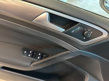 Volkswagen Golf VII Variant Trendline BMT *Bi-Xenon*Klima*