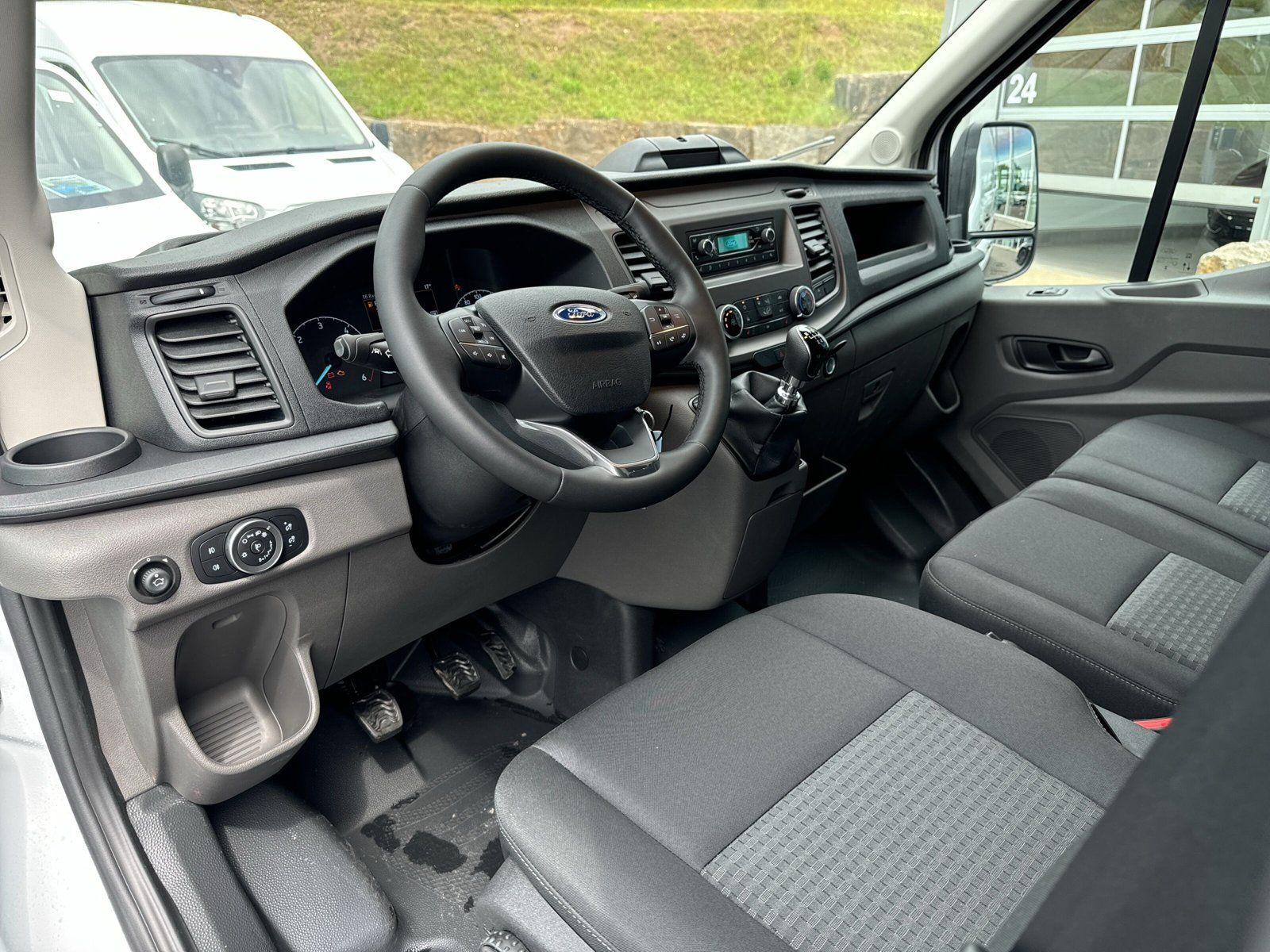 Fahrzeugabbildung Ford Transit 350 L4 Trend