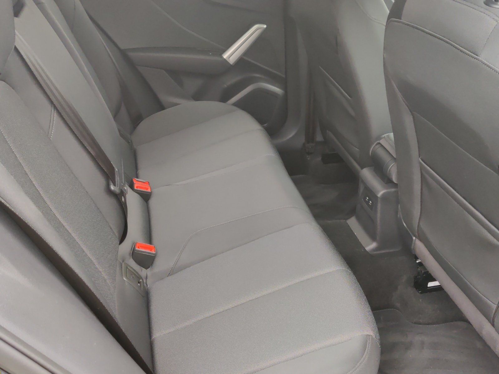 Fahrzeugabbildung Audi Q2 advanced 35 TFSI AHK,Kamera,LED,Navi,PDC,SHZ