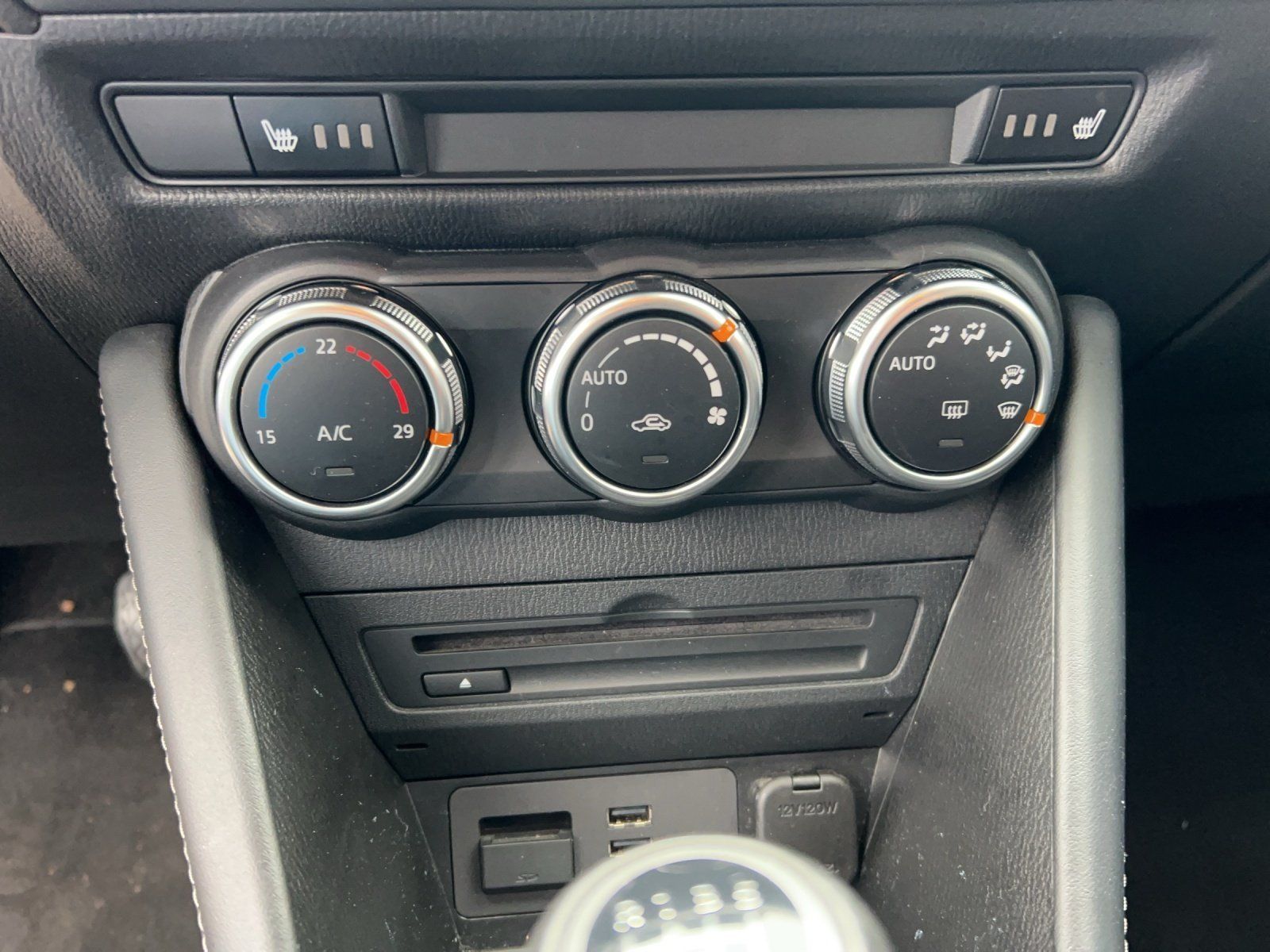 Fahrzeugabbildung Mazda CX-3 2.0 SKYACTIV-G 121 Sports-Line
