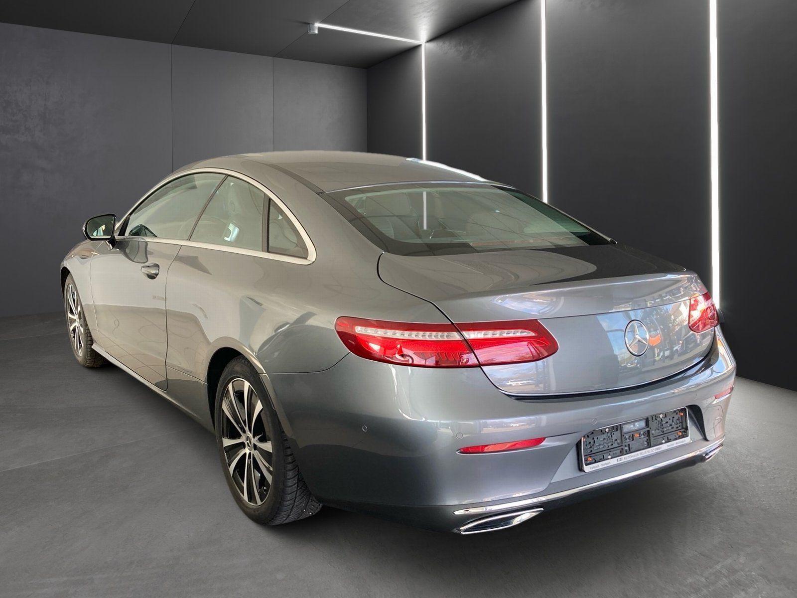 Fahrzeugabbildung Mercedes-Benz E 200 Avantgarde*Totwinkel*Kamera*LED*Park-Pilot