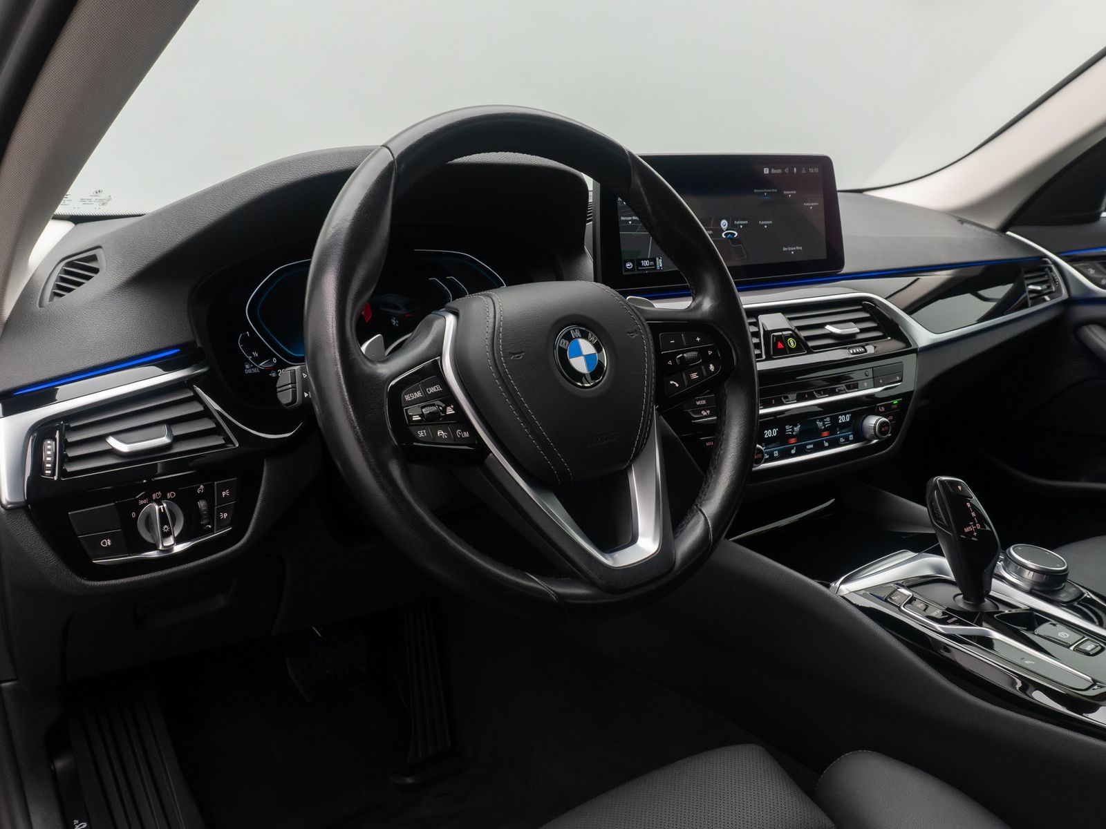 Fahrzeugabbildung BMW 520d xD Sportsitz AHK Alarm DAB Kamera 4xKlima