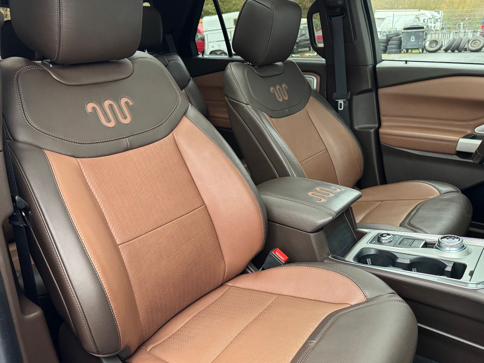Fahrzeugabbildung Ford Explorer Limited 3.0ST 405PS KING RANCH
