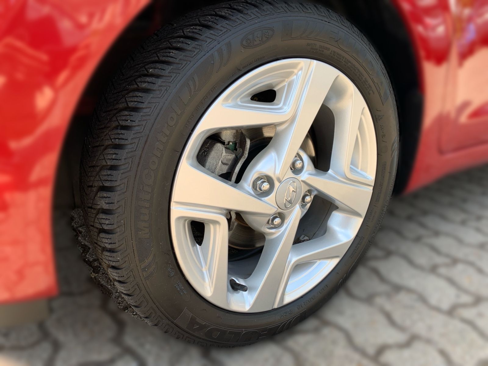 Fahrzeugabbildung Hyundai i10 1.2 Prime Navi Allwetter 1Hd