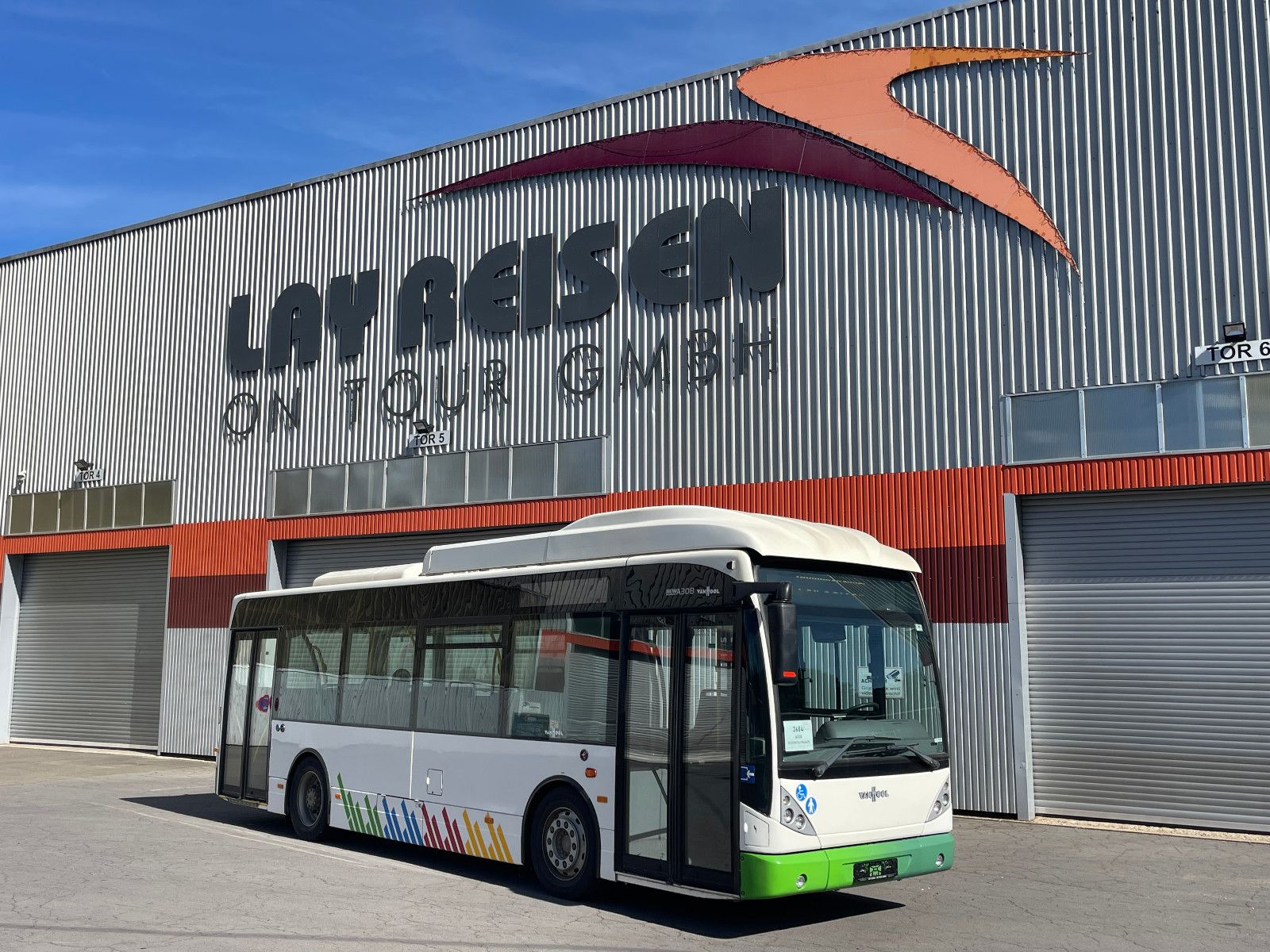 VANHOOL  2013 - Image 1 of 32