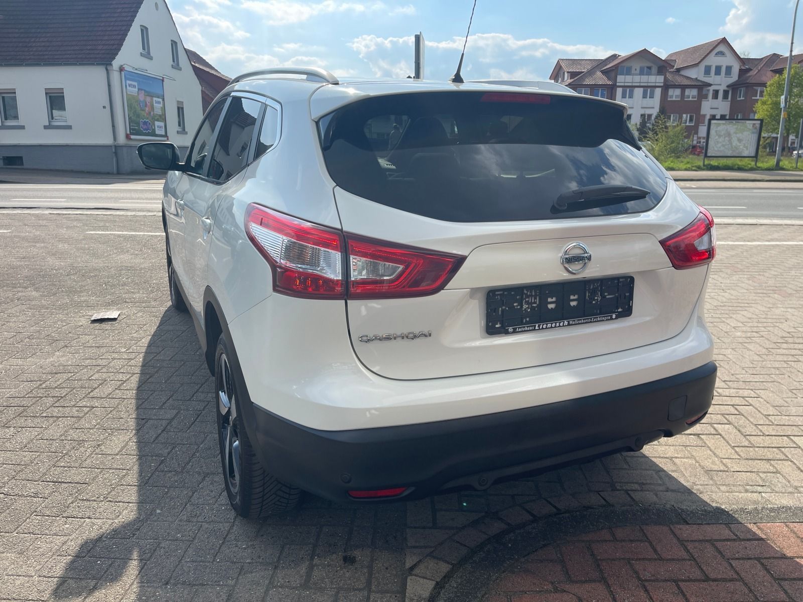 Fahrzeugabbildung Nissan Qashqai 1.2 DiG-T Tekna Autom. Pano/Allwetter