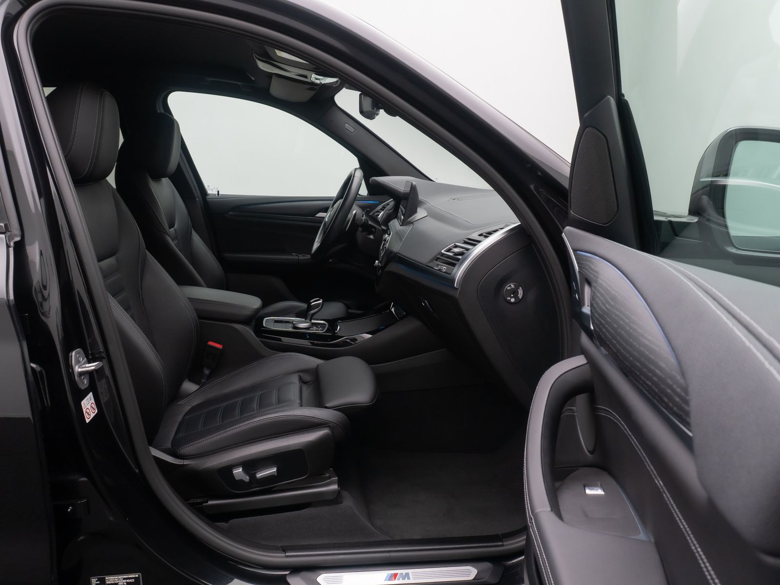 Fahrzeugabbildung BMW X3 xD30e M Sport Komfort AHK HUD DAB 360°HiFi