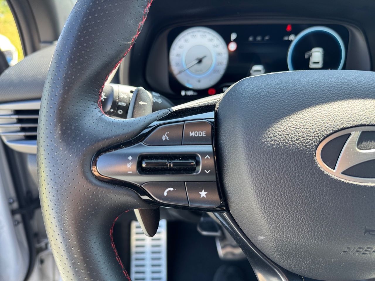 Fahrzeugabbildung Hyundai i20 N-LINE *SHZ*LHZ*NAVI*SPURH*ZV*CARPLAY*
