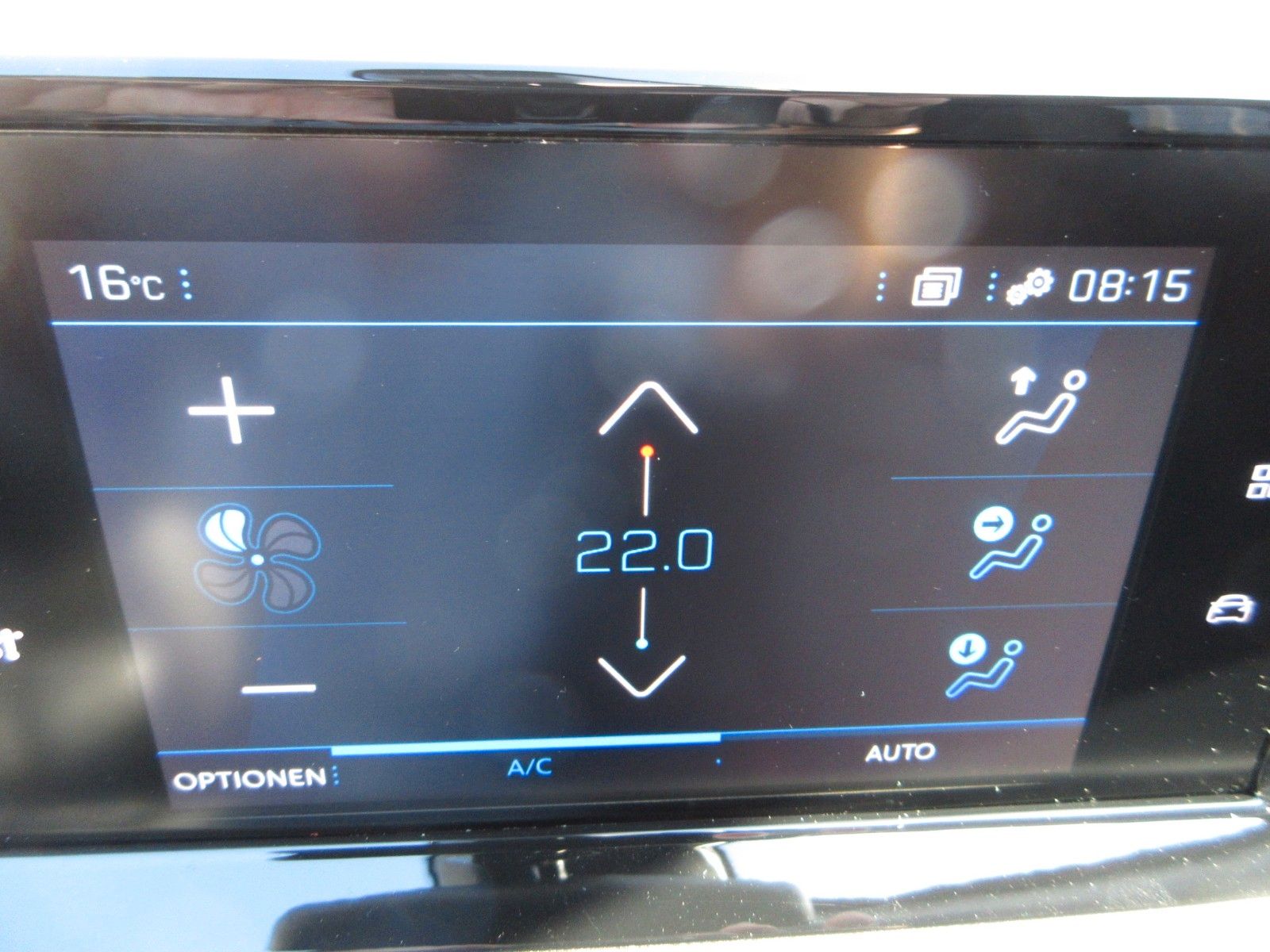 Fahrzeugabbildung Peugeot 2008 Allure 1.2T LED/NAVI/PDC/R´CAM/ALU