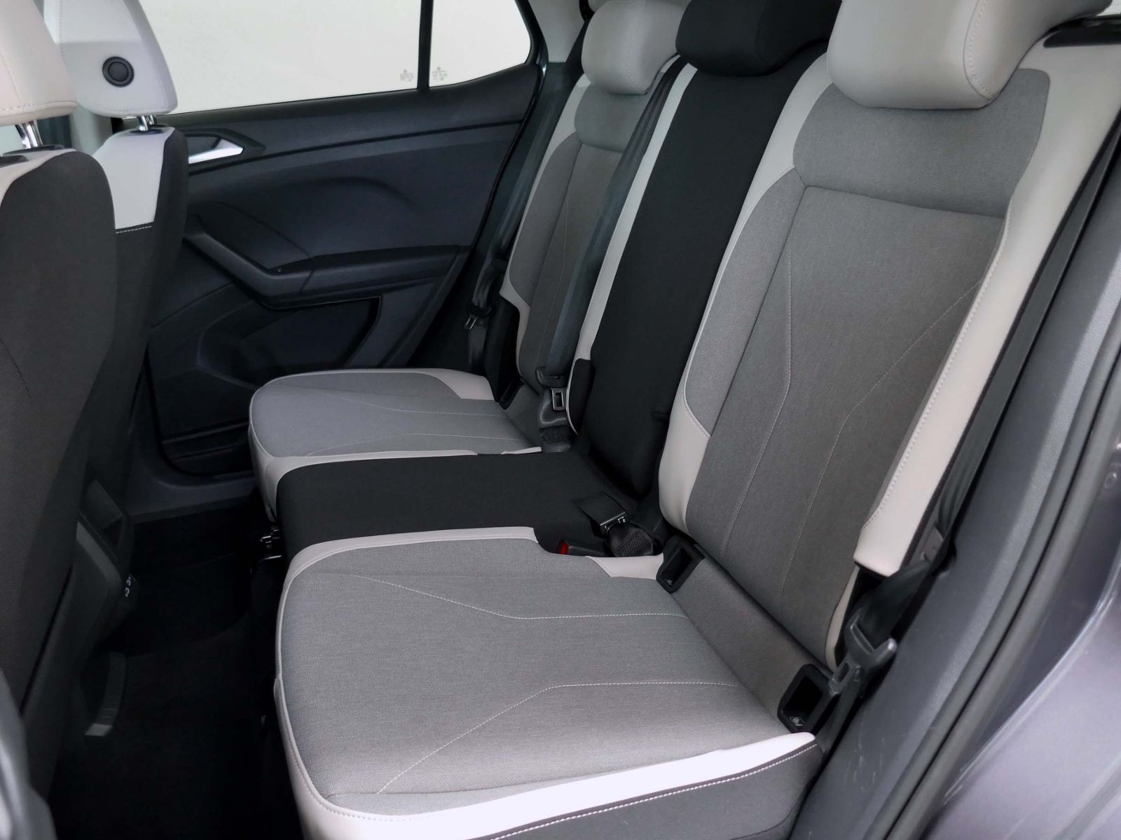 Fahrzeugabbildung Volkswagen T-Cross Style 1.0 TSI | LED AHK RFK ACC Navi