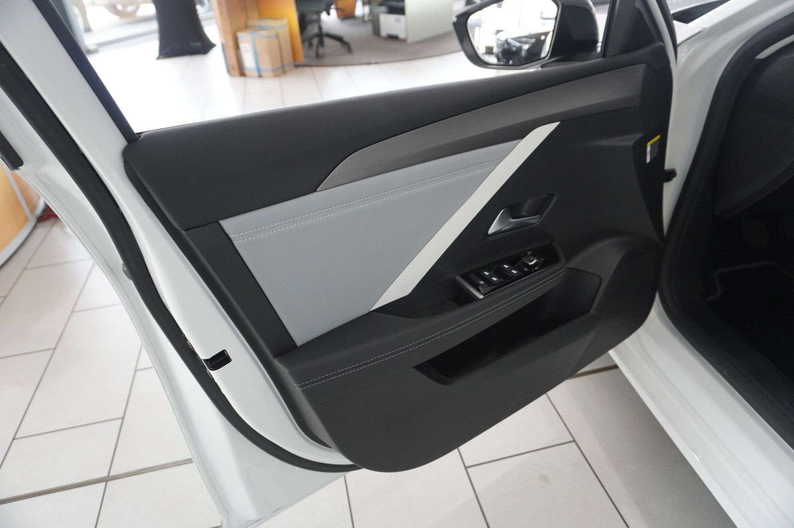Fahrzeugabbildung Opel Astra L ST 1.5D ELEGANCE NAVI/LED/KAMERA/SH/DAB+