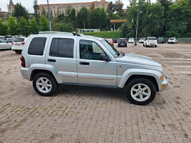 Jeep Cherokee VALUTIAMO USATO/SCAMBIO