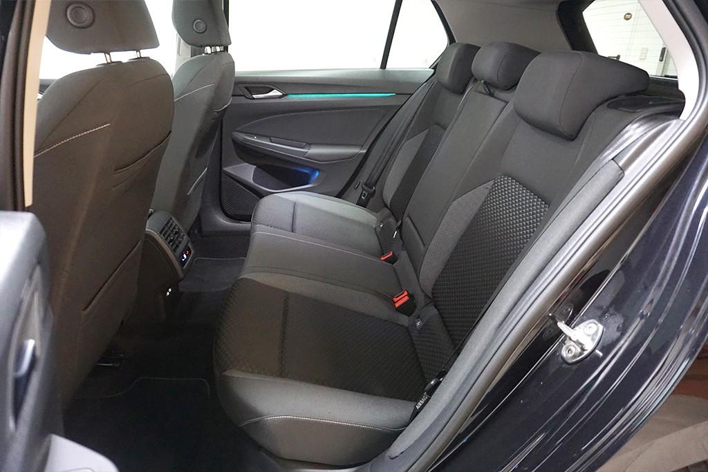 Volkswagen Golf 8 2.0TDI DSG Active Virtual Pano AHK HUD, миниатюра 13