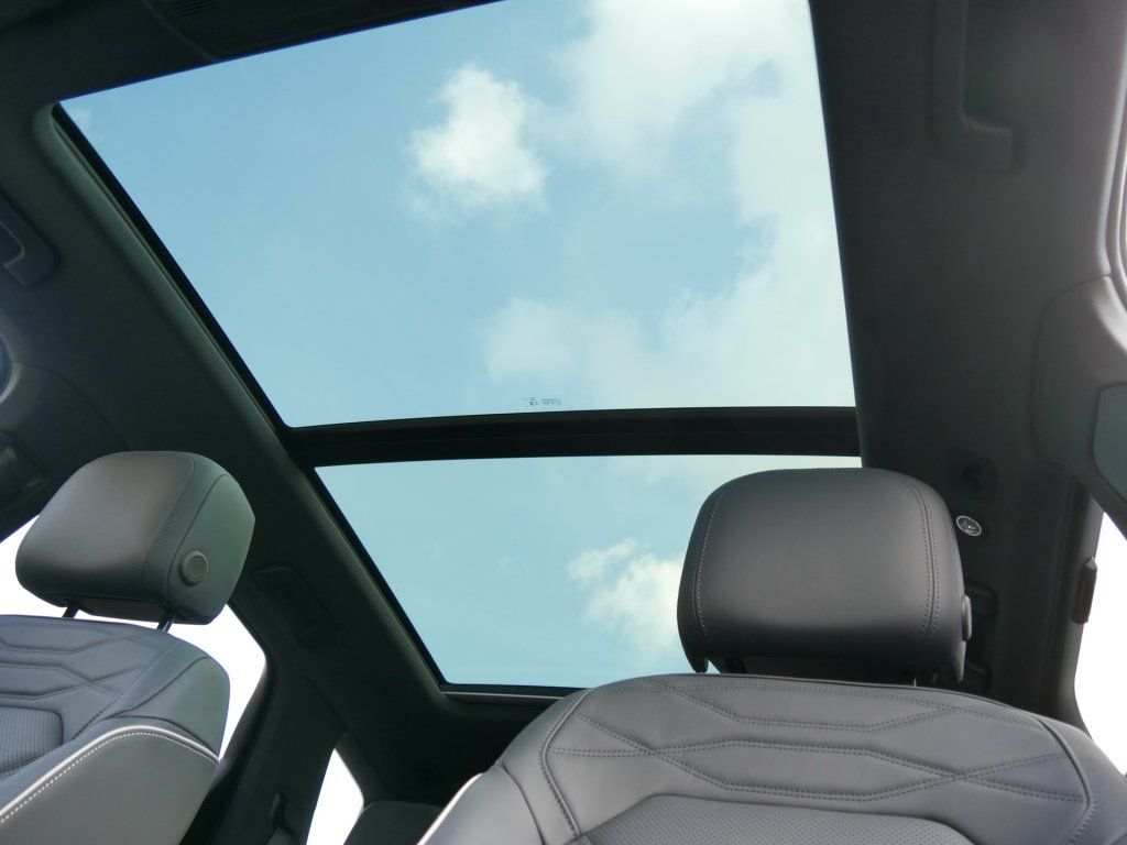 Fahrzeugabbildung Volkswagen Touareg 3.0 TDI 4Mot. R-Line AHK Kamera ACC DYNA