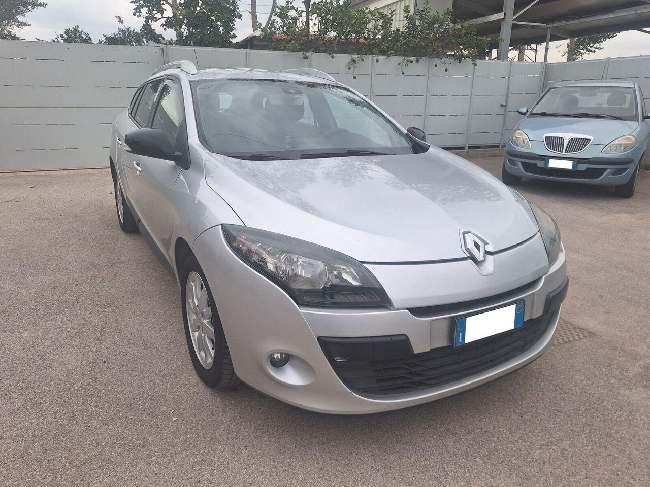 Renault Megane 2012 — interior