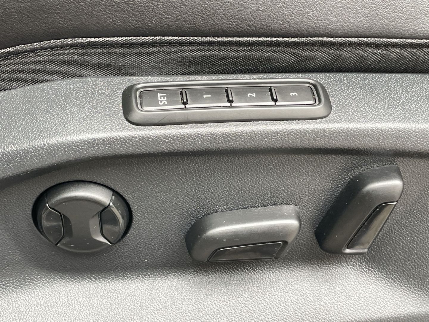 T-Roc 2.0TSI DSG R-Line 4Motion Matrix/LEDER/DCC