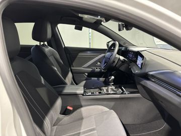 Fotografie 6 des Opel Astra 1.2 Turbo GS