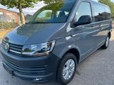 Volkswagen T6 Caravelle EcoProfi 8-Sitzer, 1. Hand - graue Volkswagen T6 Caravelle