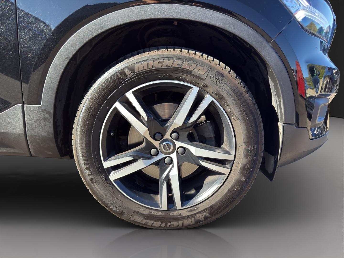 Volvo XC40 D4 AWD R-Design StandHZG Navi Leder Digital