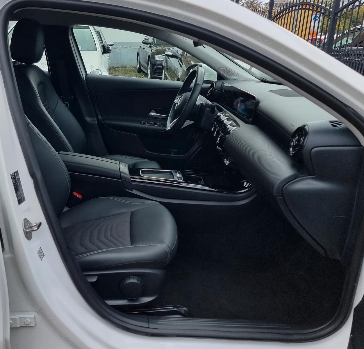 Mercedes-Benz A 180 Lim-48TKM-LEDER-KAMERA-GARANTIE-AUTOMATIK-
