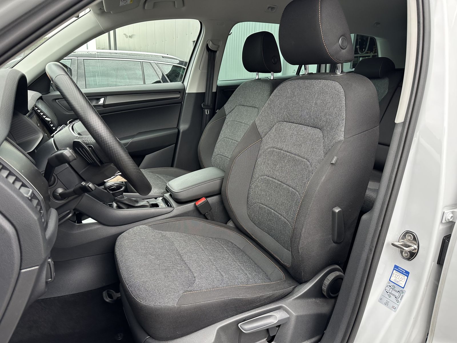 Fahrzeugabbildung SKODA Kodiaq 2.0 TDI DSG Clever NAV+LED+AHK+KAMERA+ACC