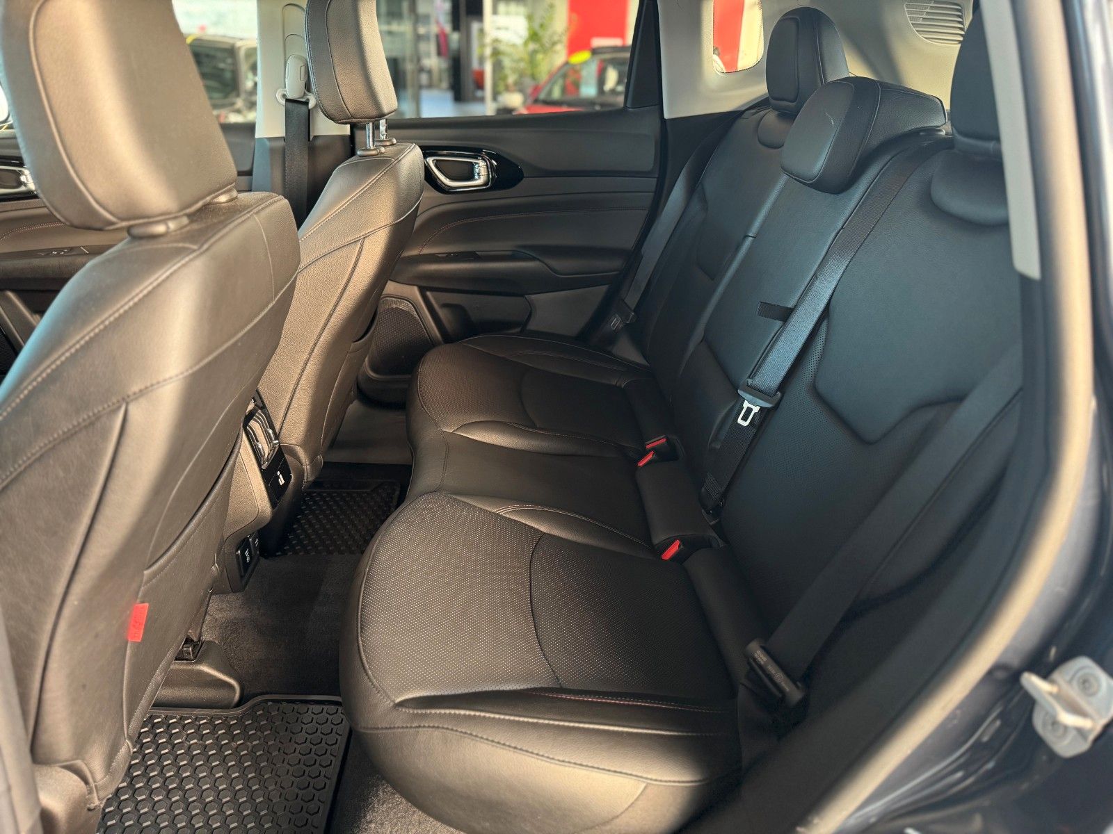 Fahrzeugabbildung Jeep Compass 1.3 Plug-In Hybrid Trailhawk  4WD