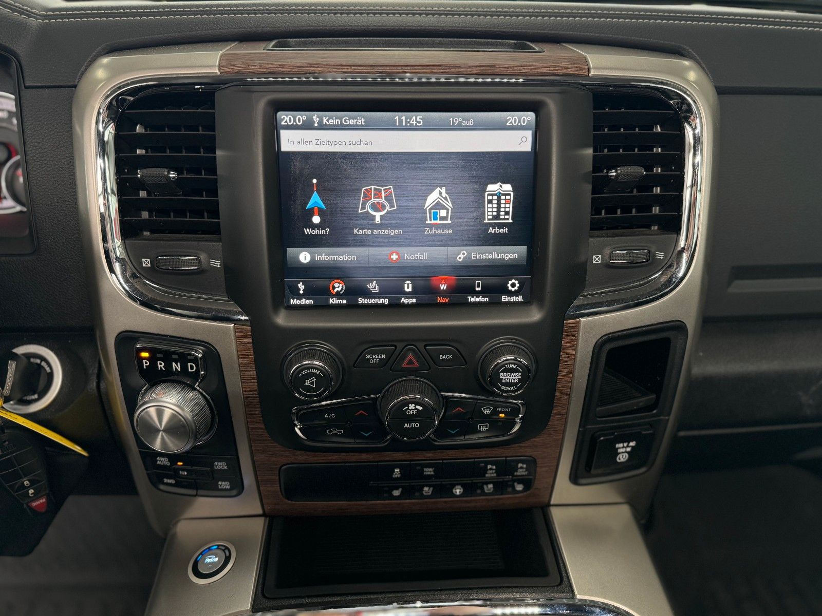 Fahrzeugabbildung Dodge RAM 1500 Laramie Classic  "LPG  AHK  Leder"