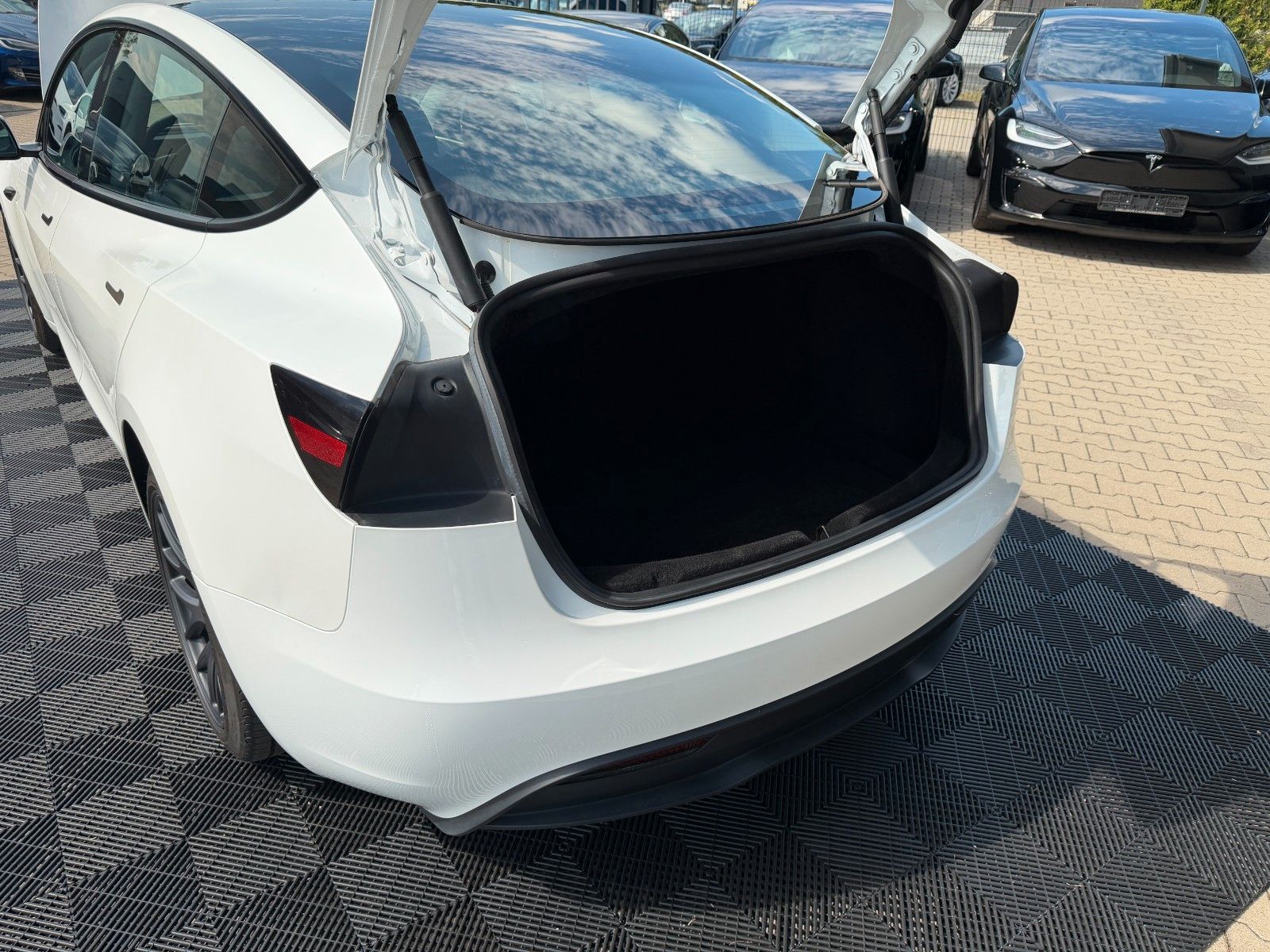 Tesla MODEL 3 HIGHLAND LR AWD ENHANCED AP 4 KI foto 5