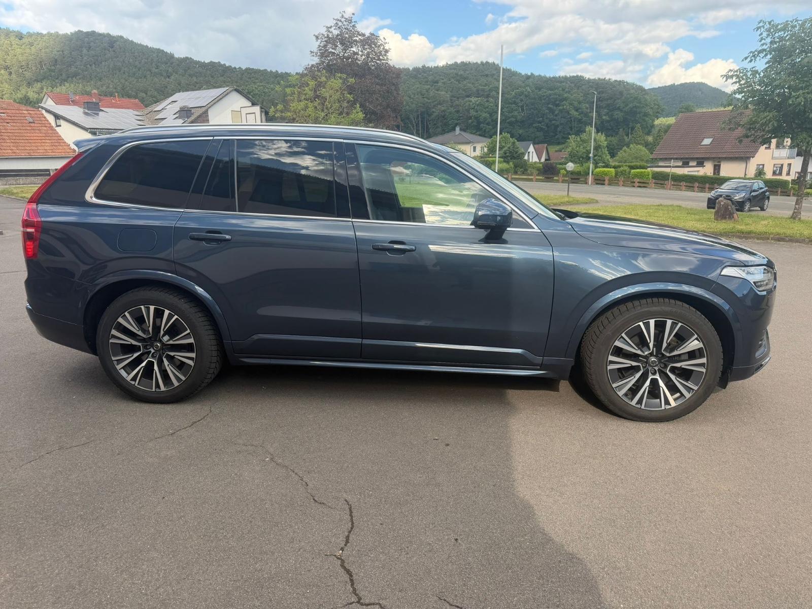 Volvo XC90 B5 MOMENTUM PRO AHK+LEDER+STANDHZG+1.HD