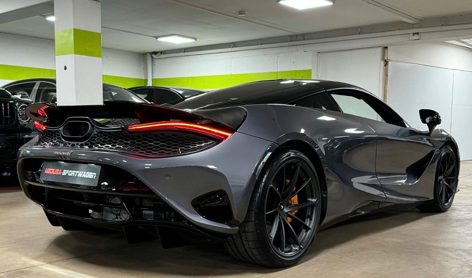 Fahrzeugabbildung McLaren 750S COUPE MY25 CARBON EXT&INT B&W LIFT FULLOPT!