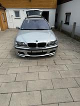BMW Verkaufe oder Tausche 330i e46 - BMW 330 mit Benzin-Antrieb: Kombi, 330i E46