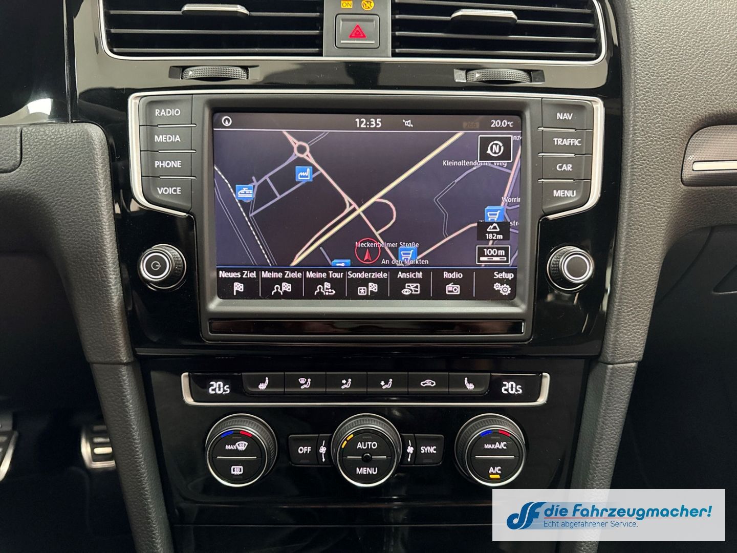 Fahrzeugabbildung Volkswagen Golf 1,4 150PS Highline R-Line Sportpaket Pano X