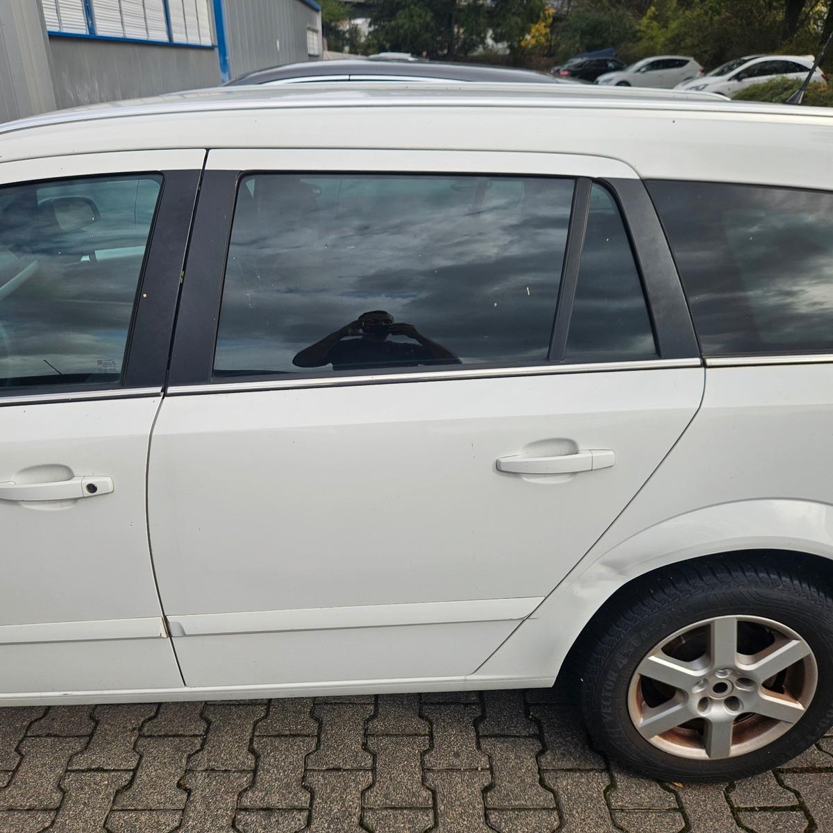 Opel Astra 2009 — engine 1.364 cm³, 90 HP (66kW)