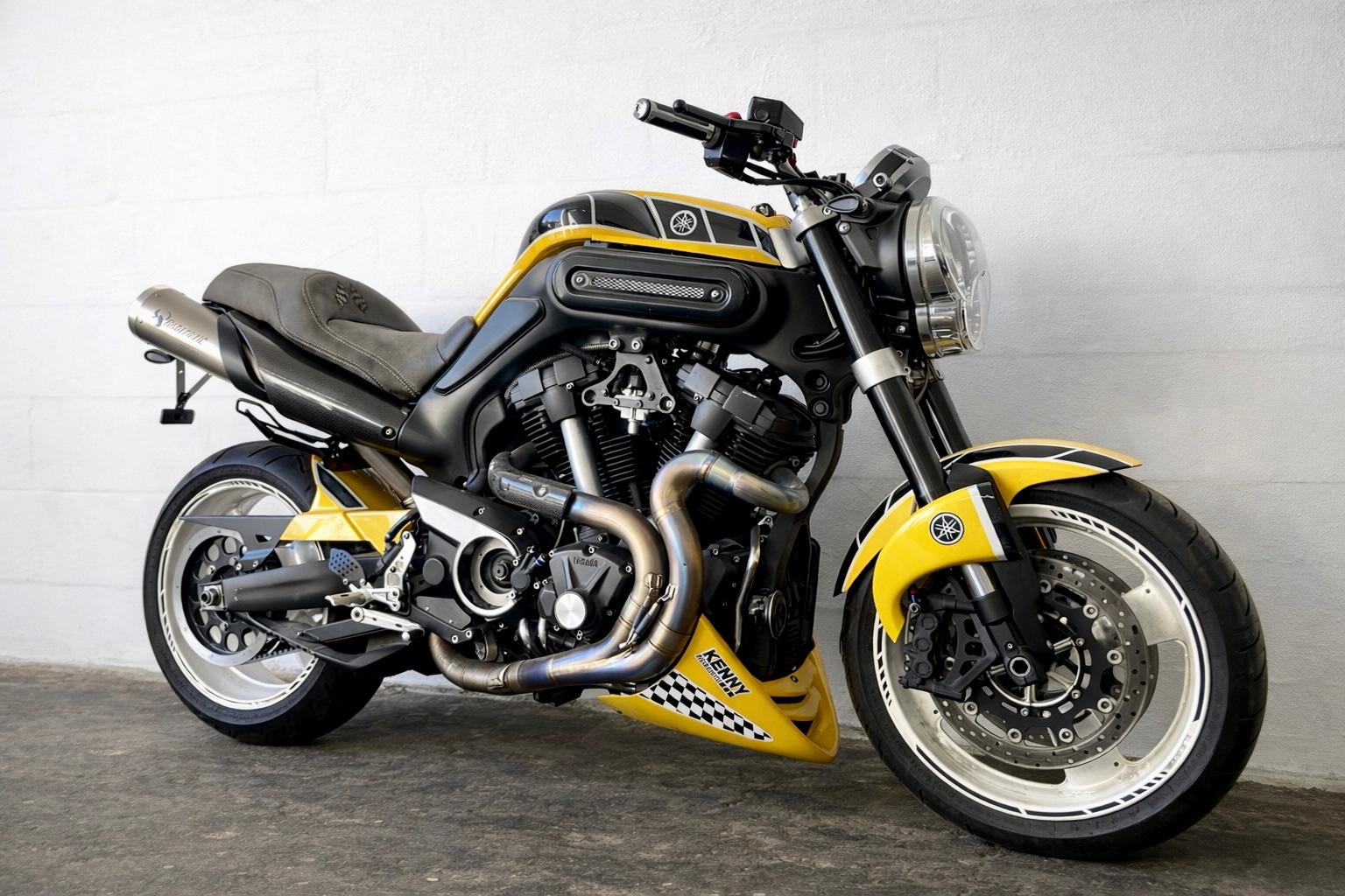 Yamaha MT-01 RP18 | Zahnriemen | AKRAPOVIC | wenig KM