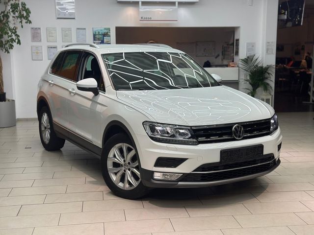 Volkswagen Tiguan 2.0 TDI Highline Navi Lederlenkrad Tempo 