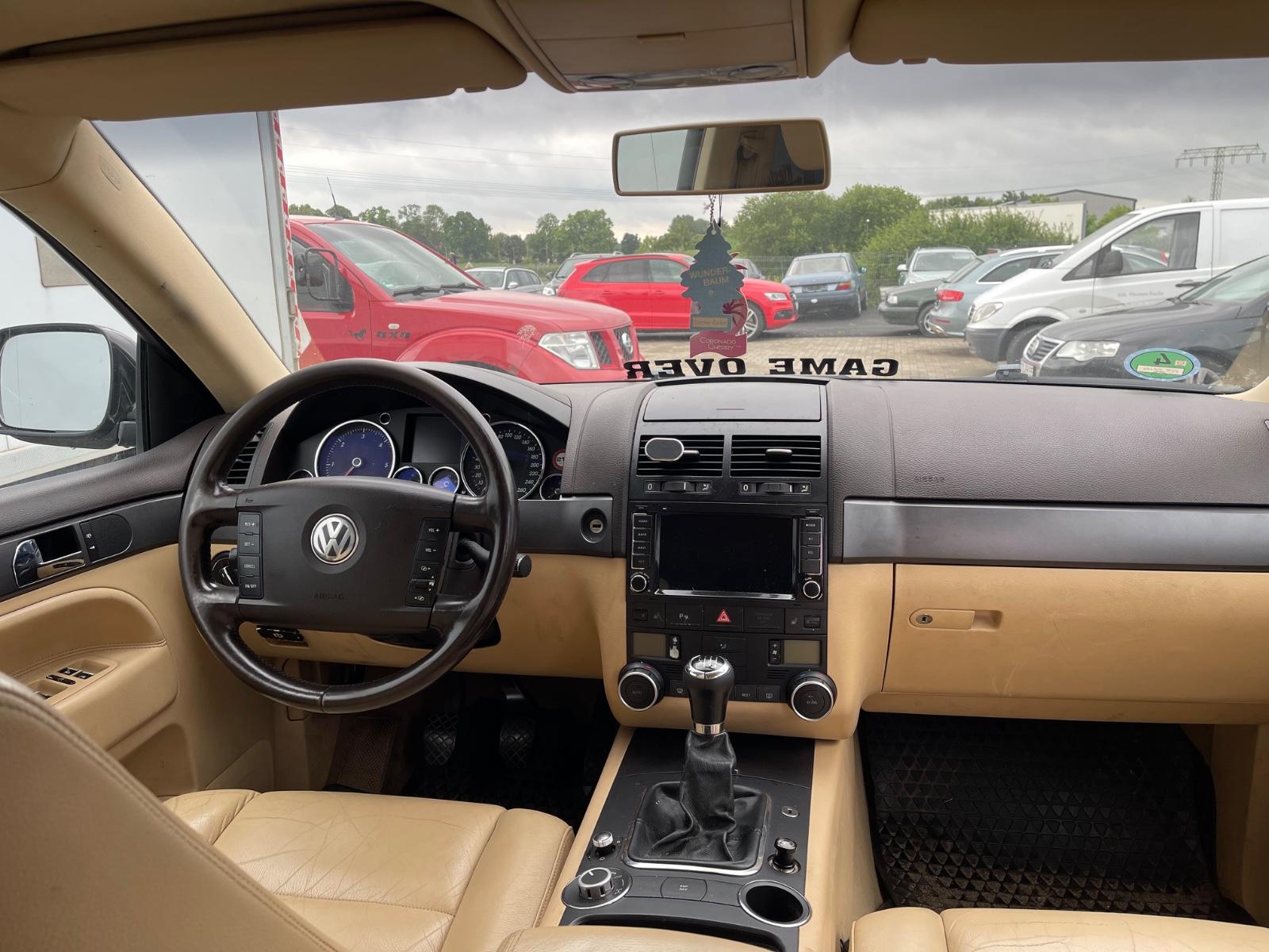 Volkswagen Touareg 2004 — photo 9