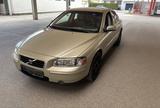 Volvo S60 2.5T AWD - Volvo S60: 2.5