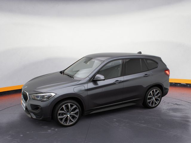 BMW X1 xD25e Kamera DAB Navi LED Geschwindig 19Zoll