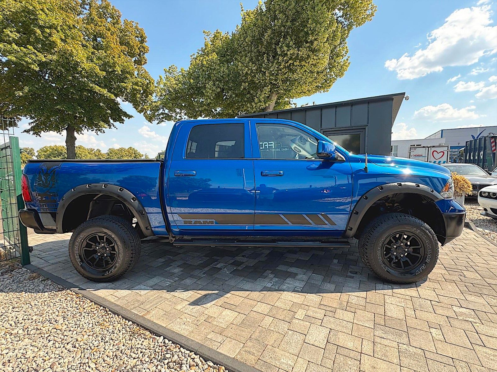 Fahrzeugabbildung Dodge RAM 5.7 V8 HEMI Sport NIGHT Body Lift 4x4 LED