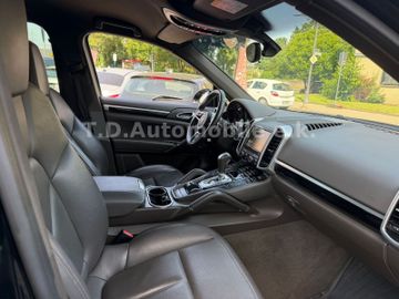 Porsche Cayenne - 8
