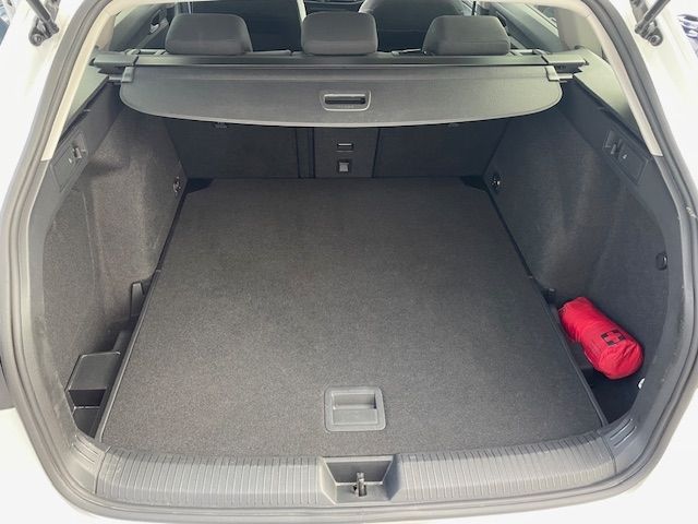 Golf Variant 1.5 TSI Active  Navi digitales Cock