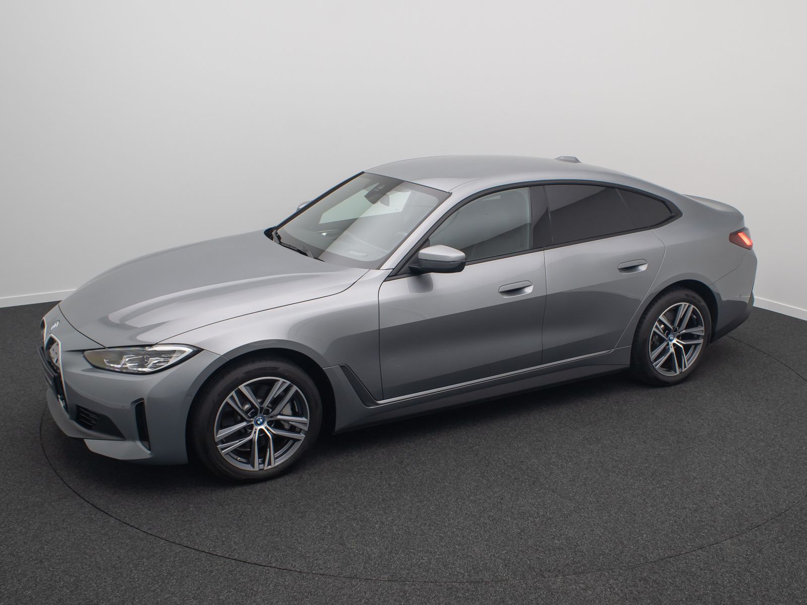 Fahrzeugabbildung BMW i4 eD40 Gran Coupé Kamera HUD DAB H/K Komfort