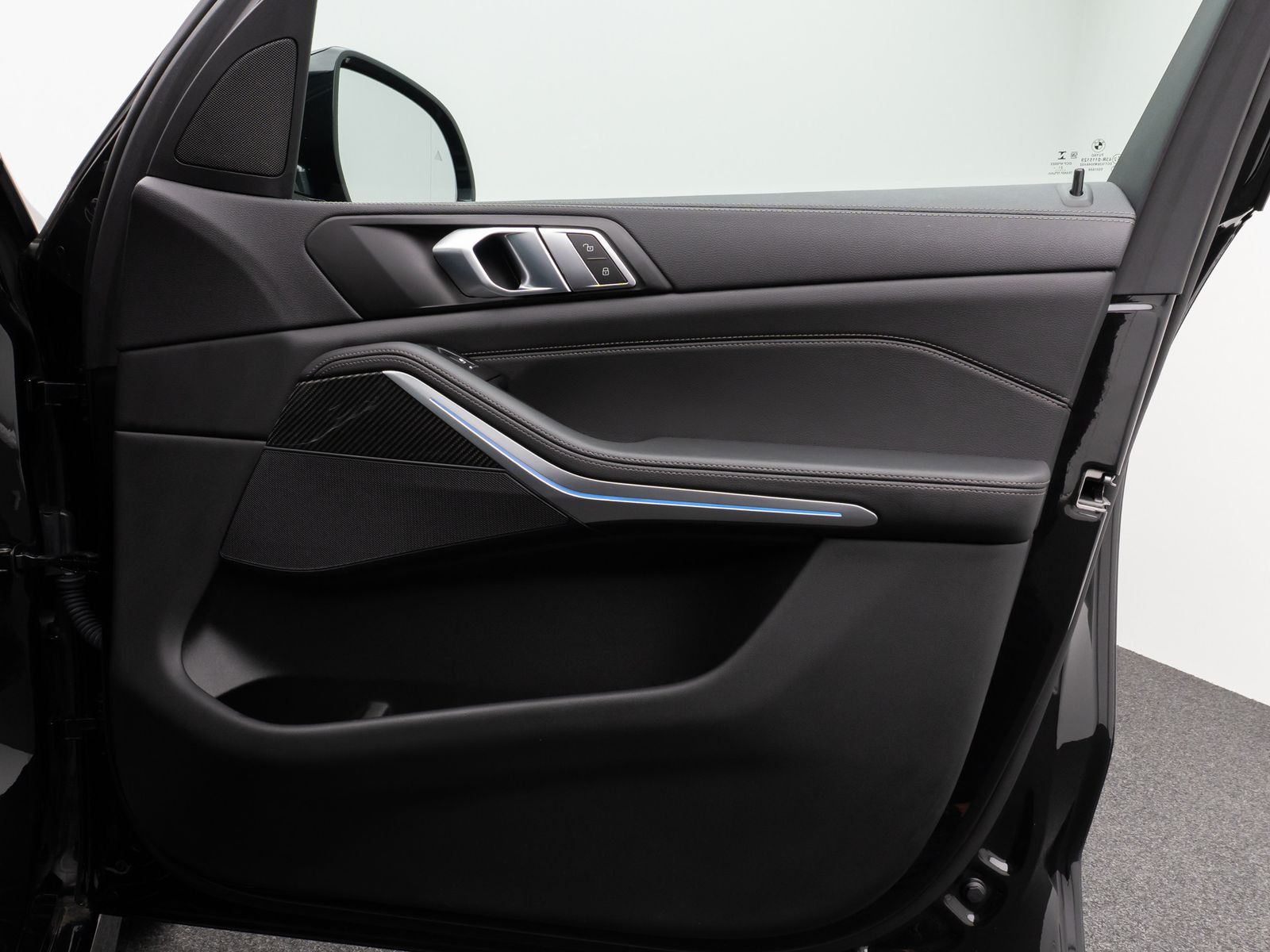 Fahrzeugabbildung BMW X5 xD45e M Sport Panorama Laser 360°HUD DAB HiFi