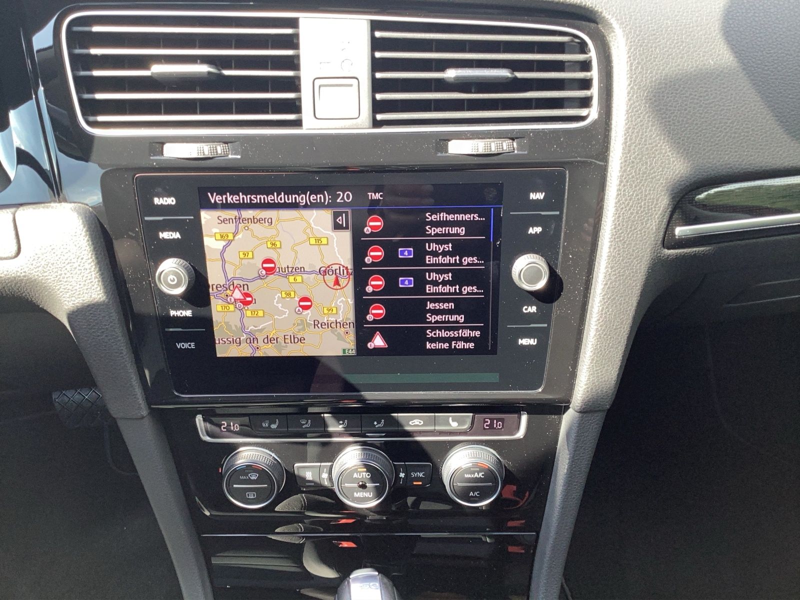 Fahrzeugabbildung Volkswagen Golf VII TSI Highline DSG Standh LED ACC