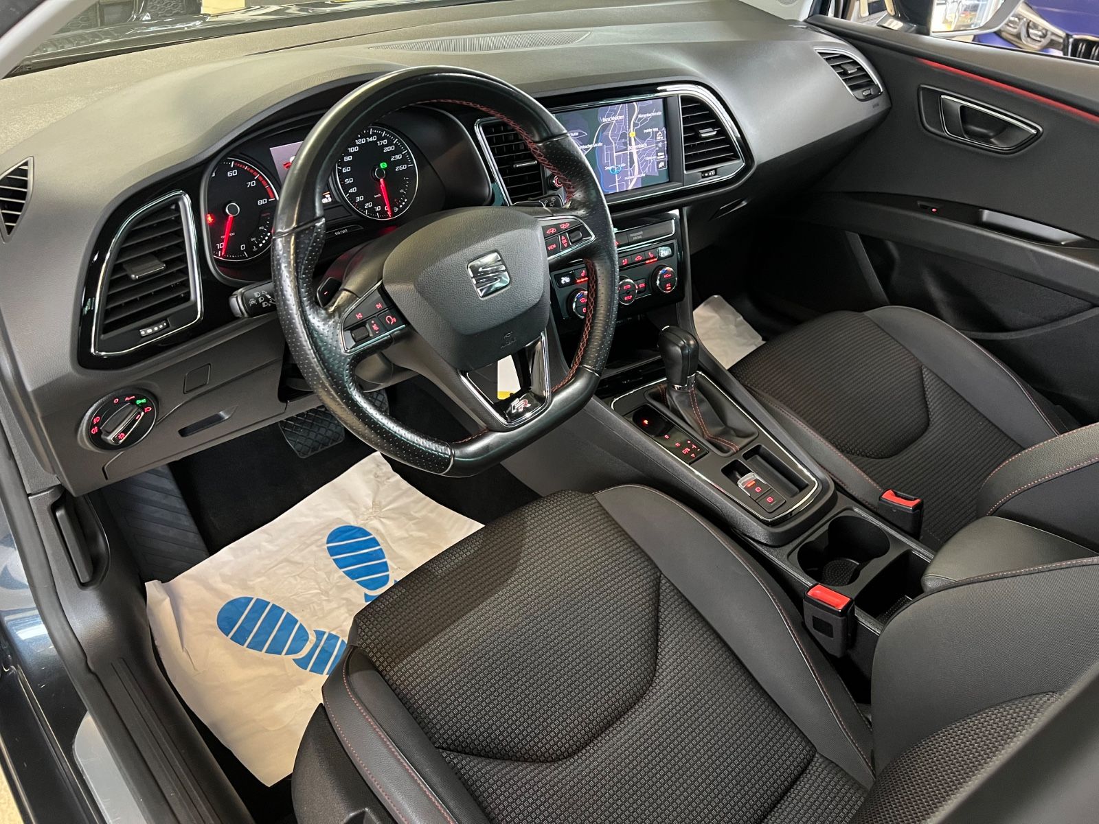 Fahrzeugabbildung SEAT Leon FR 1.5 TSI * AUTOMATIK *LED*